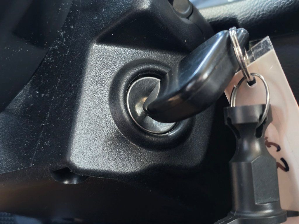 Used 2013 Jeep Wrangler Unlimited Sahara AWD/4WD image 27