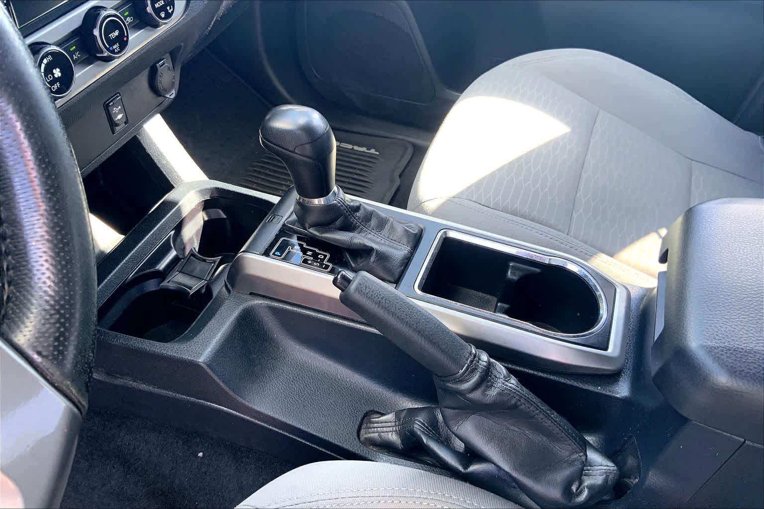 Used 2016 Toyota Tacoma SR5 RWD image 16