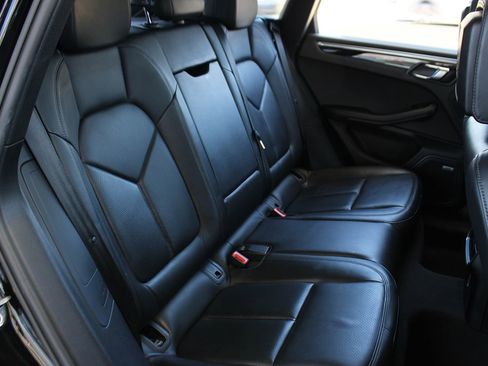 Used 2021 Porsche Macan AWD/4WD image 20