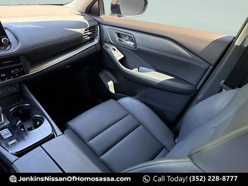 Certified 2023 Nissan Rogue SV w/ SV Premium B Package image 29