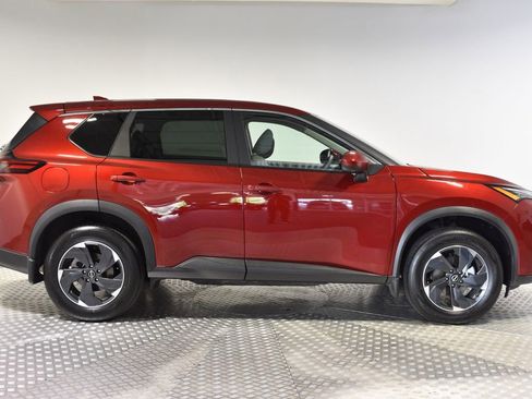 Used 2025 Nissan Rogue SV image 6