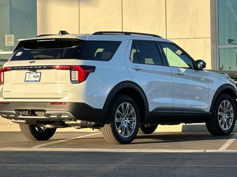 New 2026 Ford Explorer Active w/ Active Comfort Package image 3
