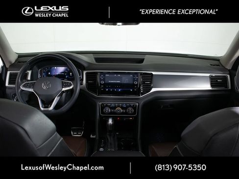 Used 2023 Volkswagen Atlas SEL Premium AWD/4WD image 17