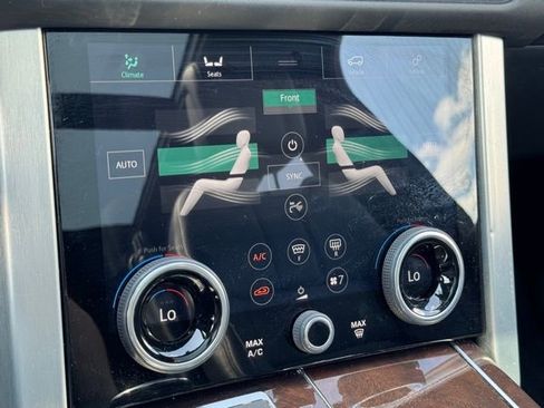 Used 2019 Land Rover Range Rover Supercharged image 32