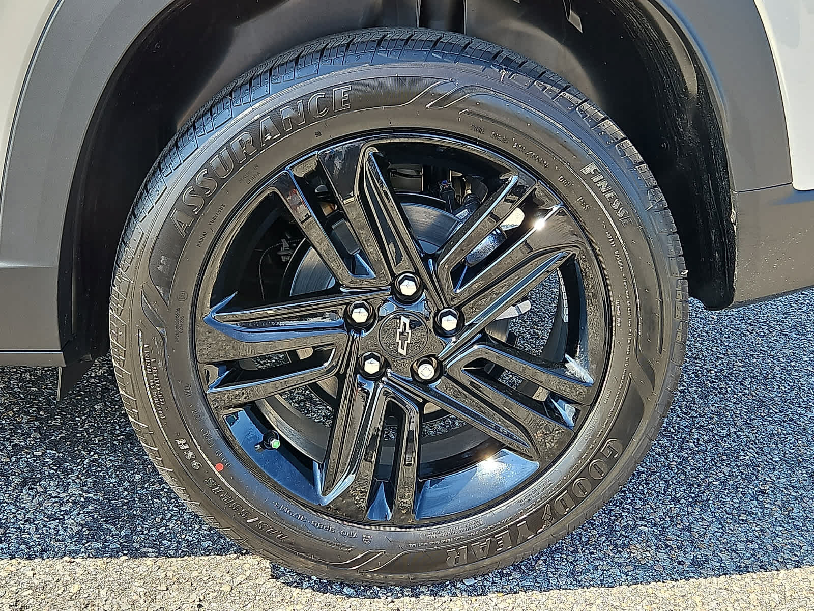 New 2026 Chevrolet Trax ACTIV w/ Sunroof Package FWD image 7