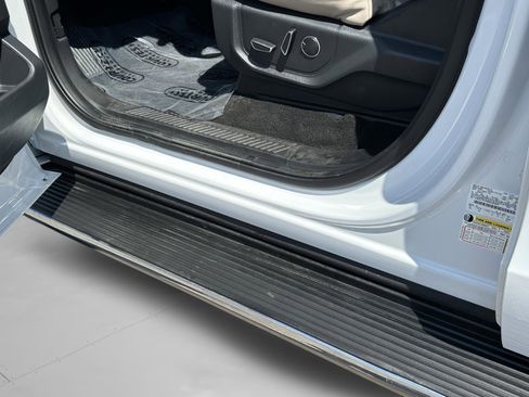 Used 2022 Ford Expedition Limited image 40