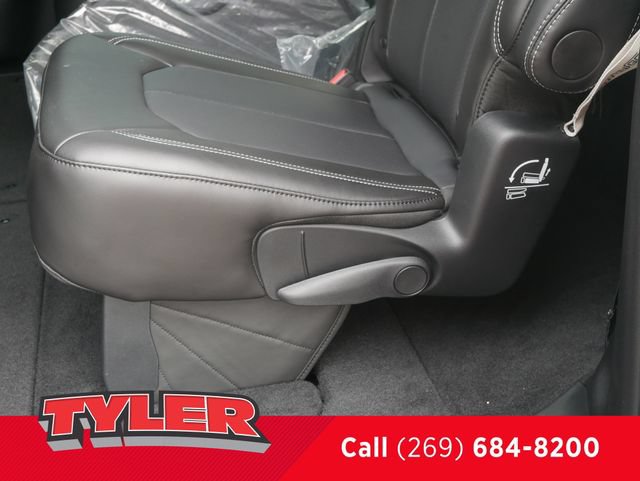 New 2027 Chrysler Pacifica Select FWD image 41