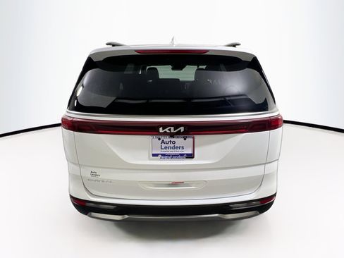 Used 2024 Kia Carnival SX FWD image 6