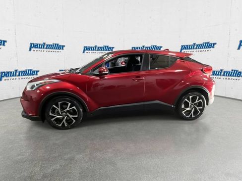 Used 2018 Toyota C-HR XLE FWD image 6