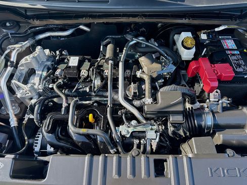 Used 2025 Nissan Kicks SR FWD image 30