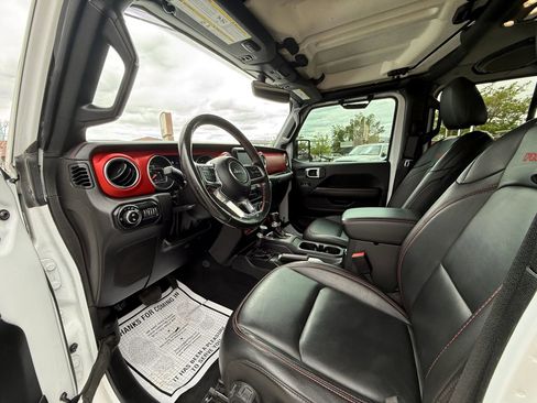 Used 2022 Jeep Gladiator Rubicon w/ Cold Weather Group AWD/4WD image 10