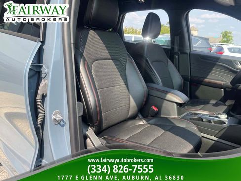 Used 2024 Ford Escape ST-Line w/ Tech Pack #1 AWD/4WD image 12