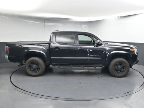 Used 2019 Toyota Tacoma SR5 image 9