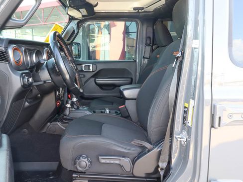 Used 2020 Jeep Gladiator Mojave w/ Trailer Tow Package AWD/4WD image 7