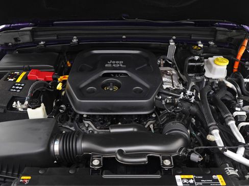 Used 2023 Jeep Wrangler Unlimited Sahara w/ Cold Weather Group image 31