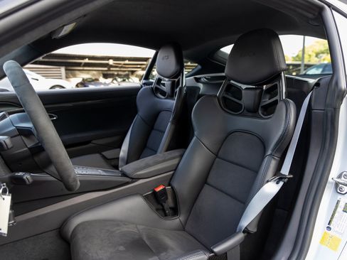 Certified 2024 Porsche 718 Cayman GT4 image 5