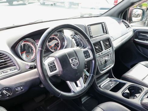 Used 2019 Dodge Grand Caravan GT FWD image 28