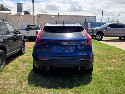 Used 2023 Cadillac XT4 Luxury w/ Cold Weather Package FWD image 5