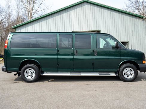Used 2014 Chevrolet Express 3500 LS RWD image 2