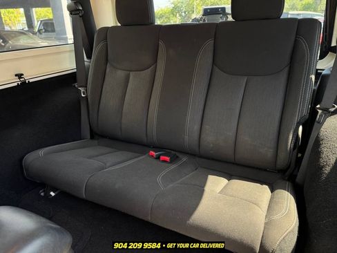 Used 2016 Jeep Wrangler Sahara w/ Connectivity Group AWD/4WD image 20