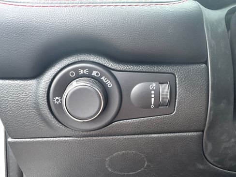 Used 2025 Dodge Durango GT image 29