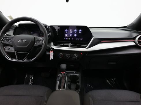 Used 2025 Chevrolet Trax RS w/ Sunroof Package FWD image 31