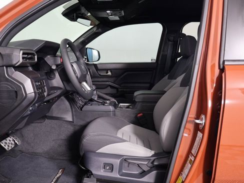 Used 2025 Toyota Tacoma TRD Sport AWD/4WD image 10