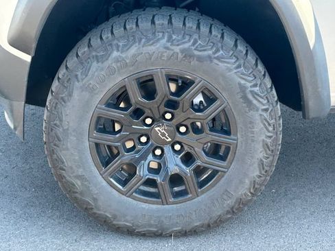 Used 2024 Chevrolet Colorado Trail Boss w/ Advanced Trailering Package AWD/4WD image 13