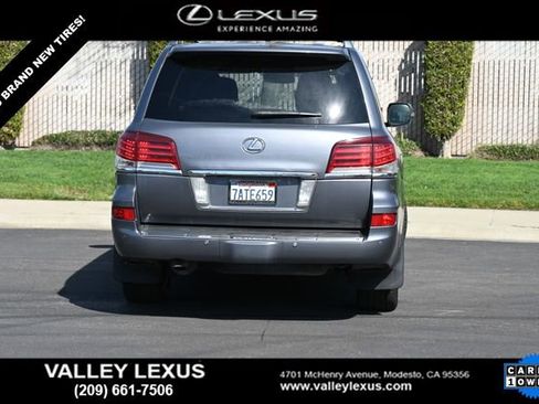 Used 2013 Lexus LX 570 4WD w/ Luxury Pkg image 6