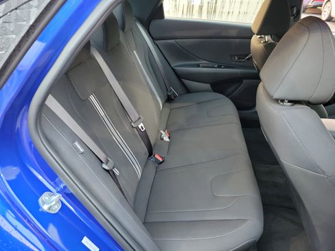 Certified 2025 Hyundai Elantra Sport w/ Cargo Package image 21