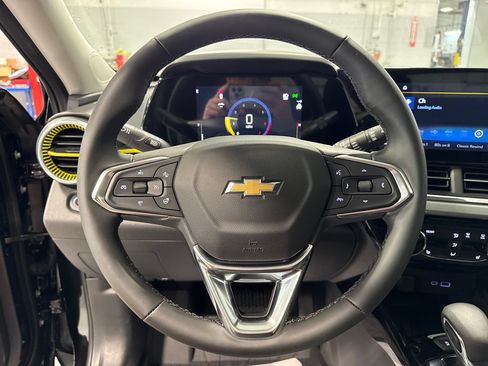 New 2026 Chevrolet Trax LT w/ Sunroof Package FWD image 7