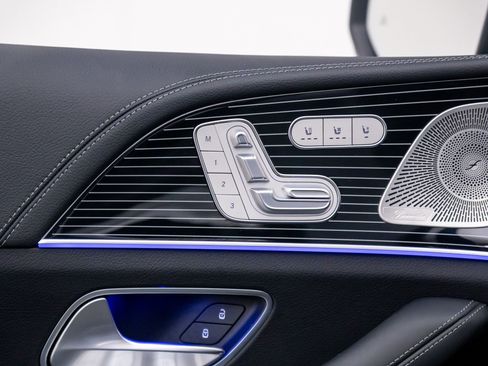 New 2025 Mercedes-Benz GLS 450 4MATIC image 16