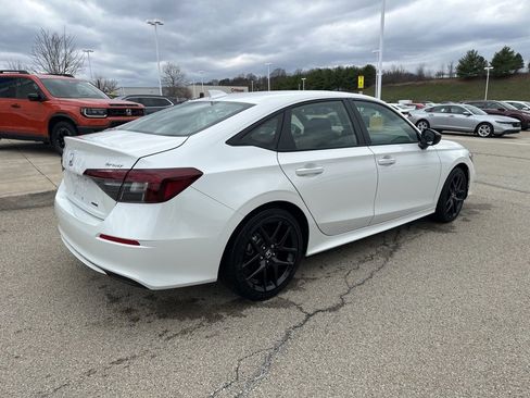 Used 2025 Honda Civic Sport image 3
