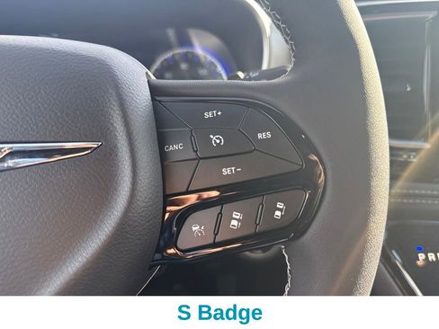 New 2026 Chrysler Pacifica Limited image 16