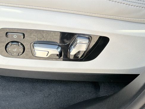 New 2027 BMW X7 xDrive40i w/ Executive Package AWD/4WD image 24