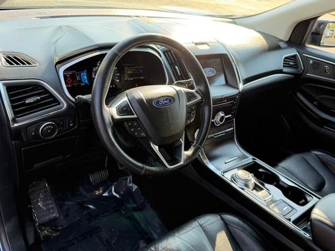 Used 2019 Ford Edge Titanium AWD/4WD image 12