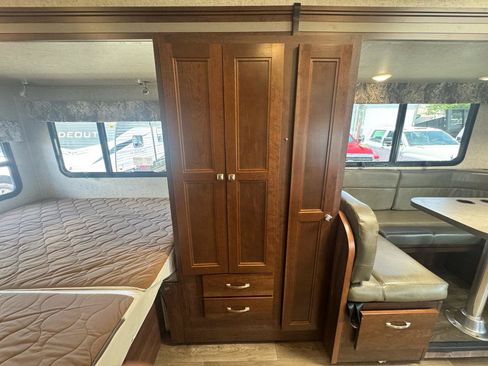 Used 2016 Mercedes-Benz Sprinter 3500 image 28