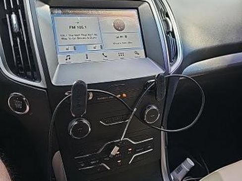 Certified 2019 Ford Edge SEL w/ Equipment Group 201A FWD image 2