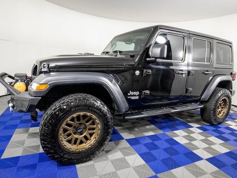 Used 2018 Jeep Wrangler Unlimited Sport image 1