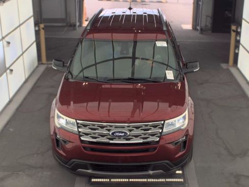 Used 2018 Ford Explorer XLT w/ Equipment Group 202A FWD image 2