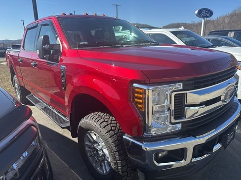 Used 2019 Ford F250 XLT w/ XLT Value Package image 2