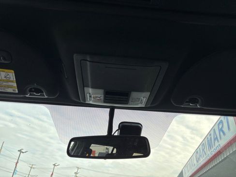 Used 2016 Lincoln Navigator Select image 17