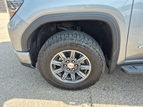 Used 2023 GMC Sierra 1500 AT4 w/ AT4 Premium Package AWD/4WD image 26