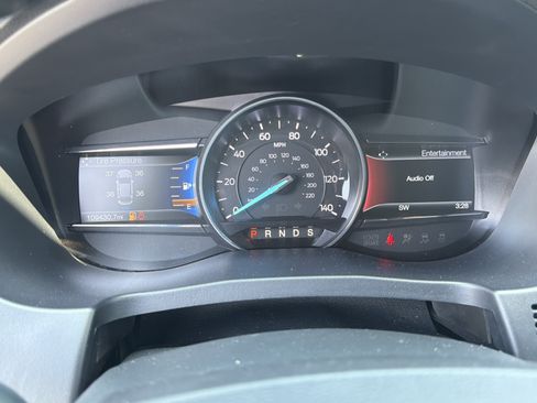 Used 2017 Ford Explorer XLT w/ Equipment Group 202A FWD image 28