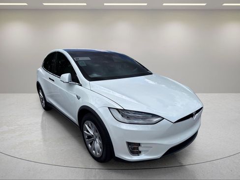 Used 2020 Tesla Model X Long Range AWD/4WD image 22