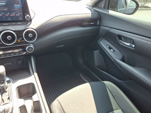 Used 2020 Nissan Sentra SV FWD image 17