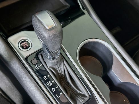 Used 2024 Nissan Altima 2.5 SV image 23