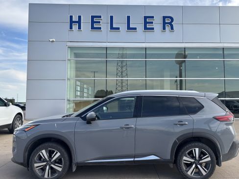 Used 2023 Nissan Rogue SL AWD/4WD image 3