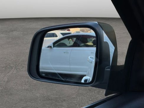 Used 2017 Jeep Grand Cherokee Laredo image 28