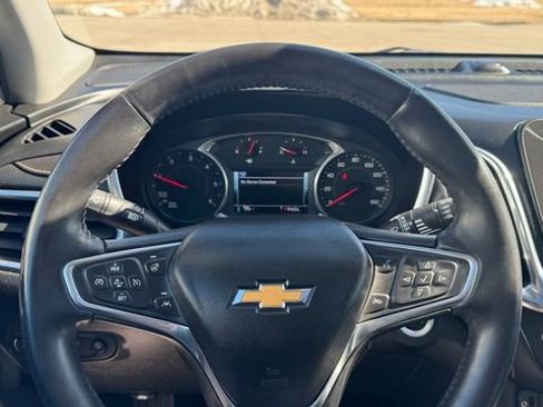 Used 2018 Chevrolet Equinox Premier image 23